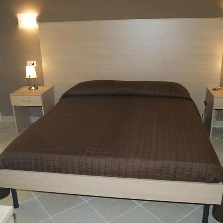 Guest House Golfo Xifonio 奥古斯塔 外观 照片
